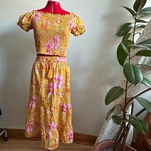 Rose+Olive 2 cotton pieces yellow flowery skirt and crop top in size Large.